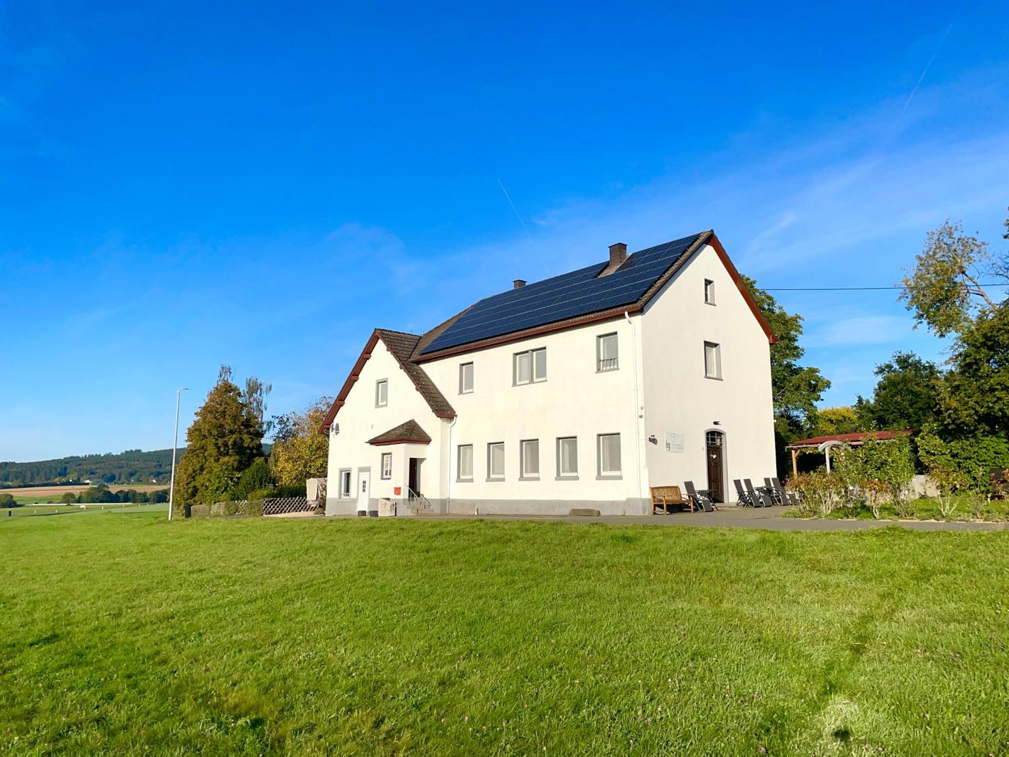 Ferienhaus Backesgarten Fuer 22 Personen Neichen Exterior photo